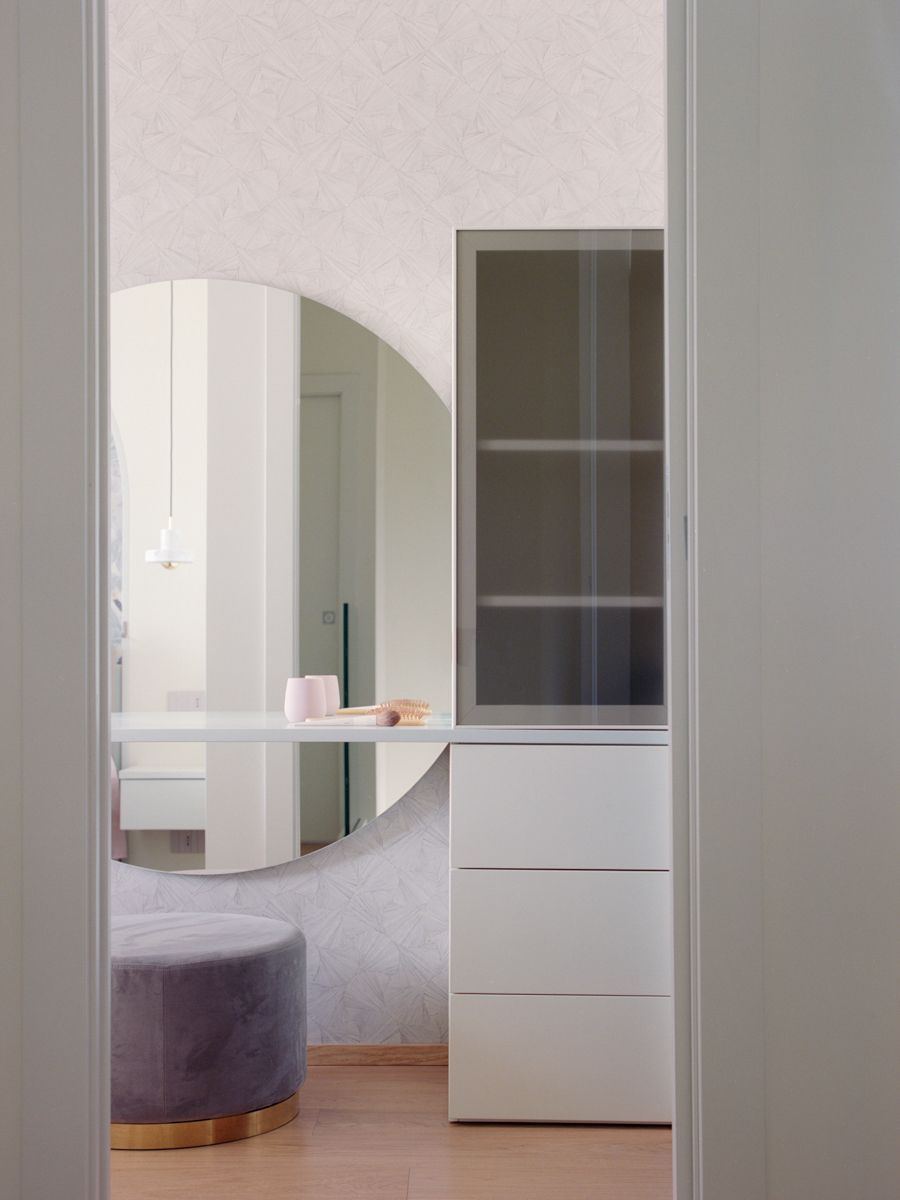 zona toiletta con carta da parati orientale