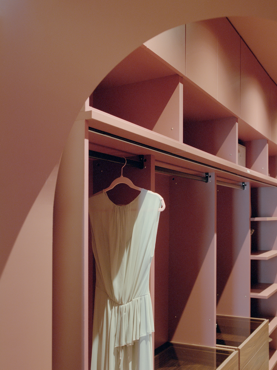 Dettaglio cabina armadio e spazio raccolto